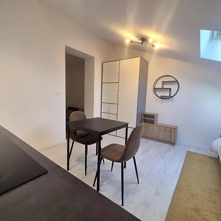 Appartement Astana - Cocon Douillet Et Agreable Reims